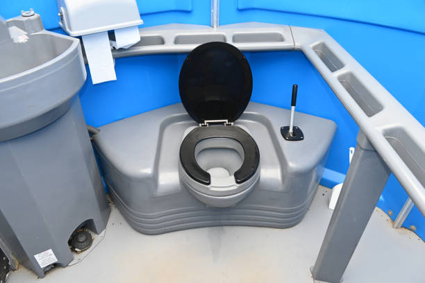 Best Luxury portable toilet rental  in Walcott, IA